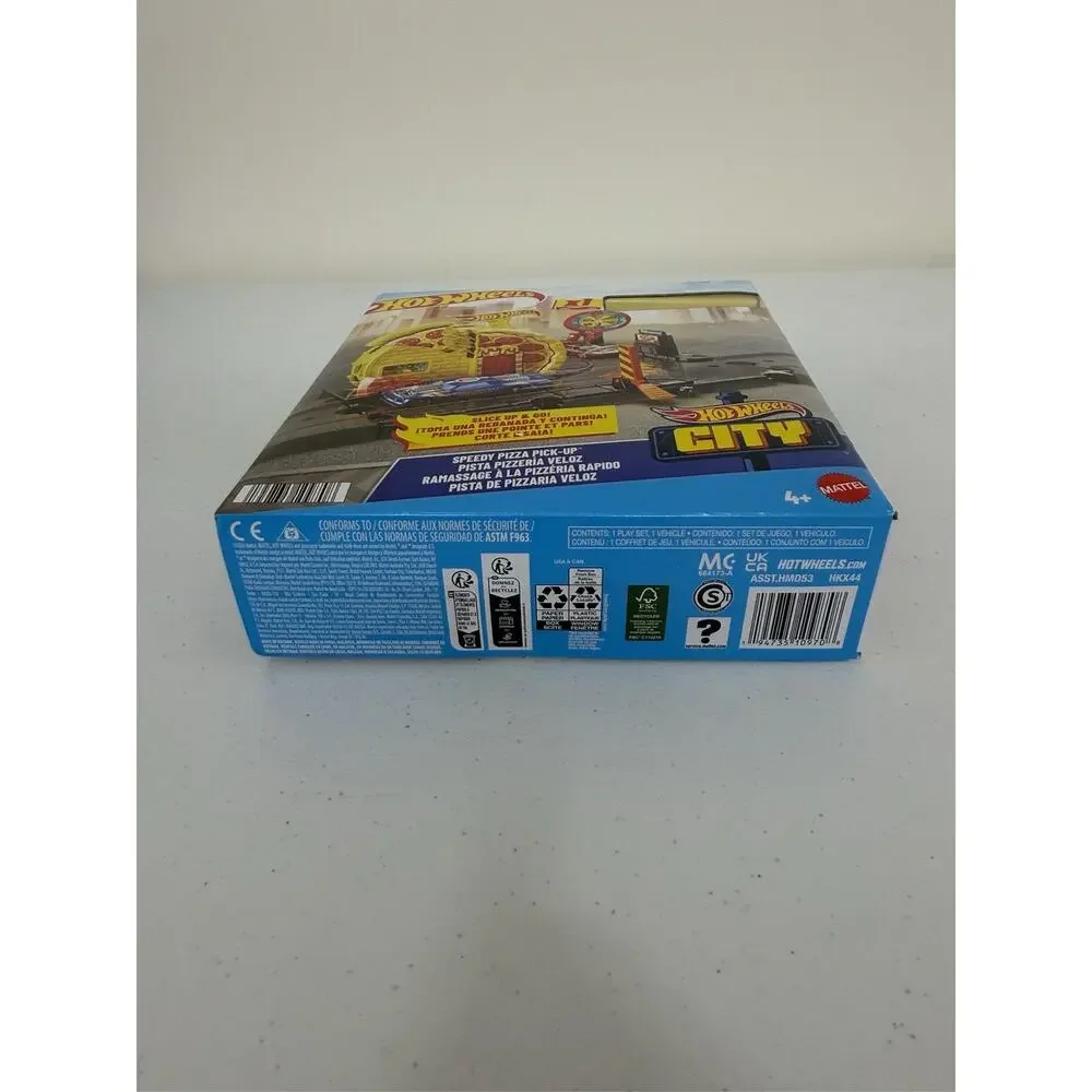Hot Wheels City Speedy Pizza Pick-Up Play Set with 1:64 Die-Cast Car